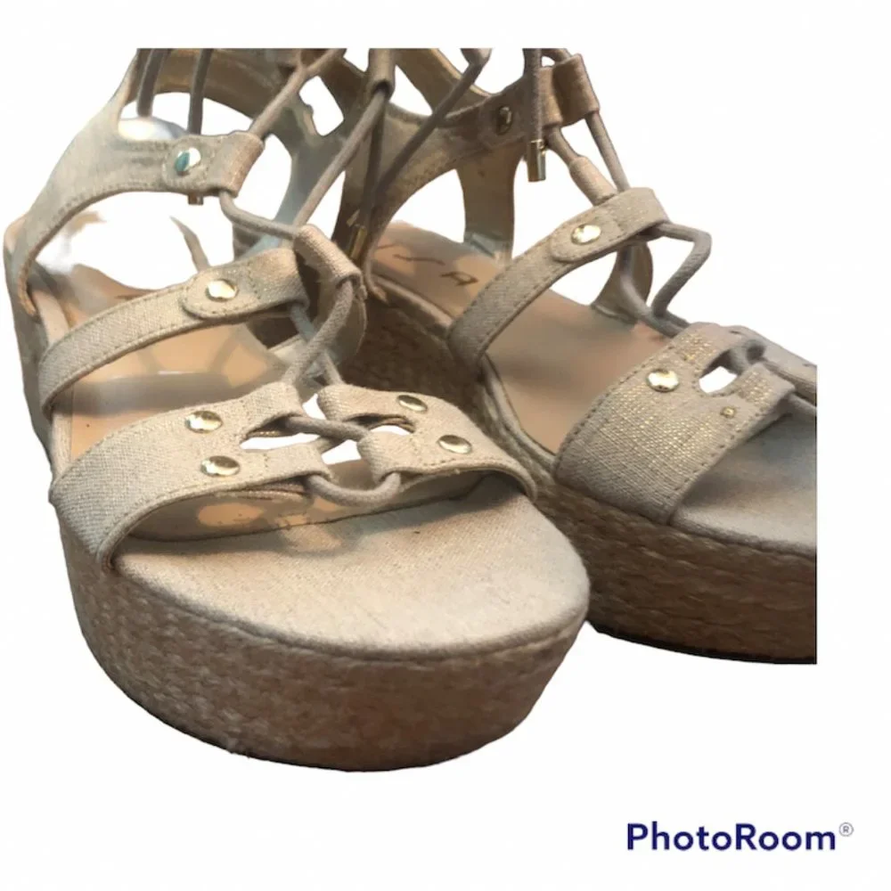UNISA Trendy Fun Espadrille Wedge Sandal Size 8